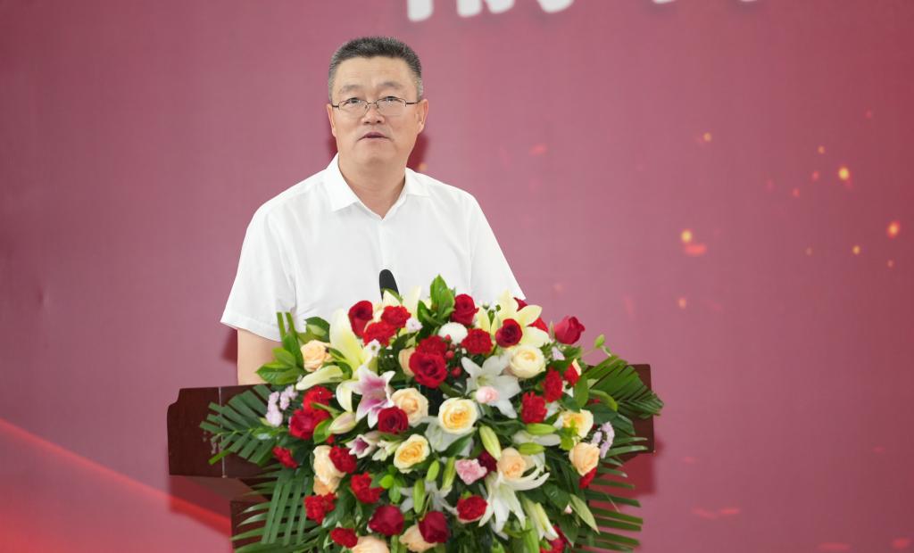 副校长闫龙